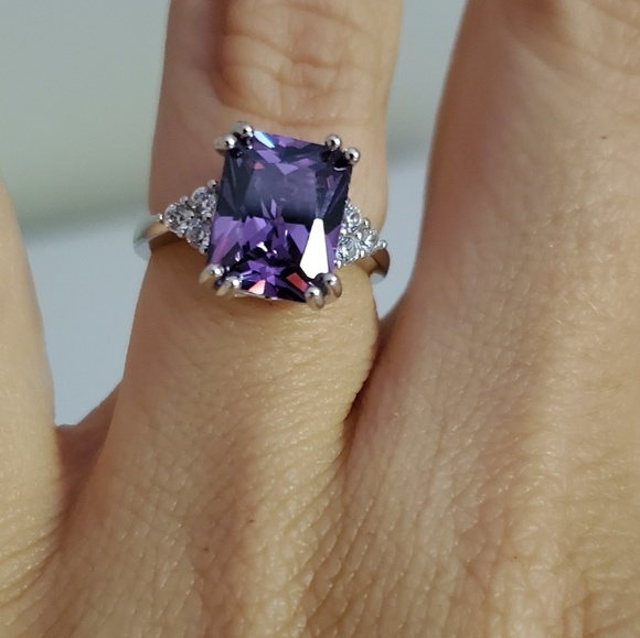 Gorgeous Sterling silver Amethyst ring NIB - Picture 2 of 9